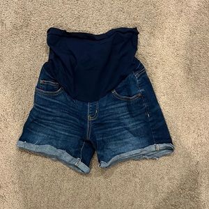 Maternity shorts